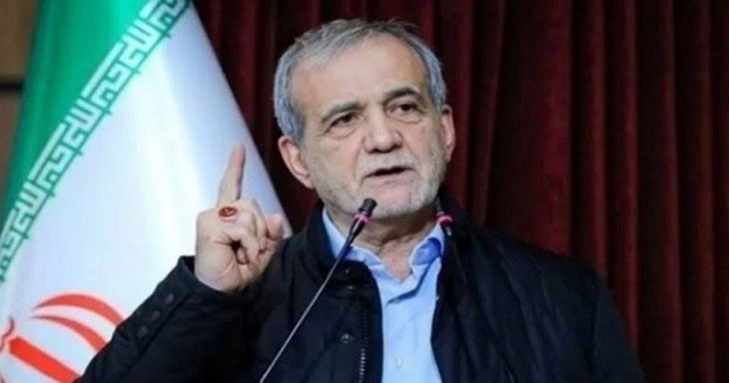 Iran’s President Highlights Three Obstacles to Dialogue